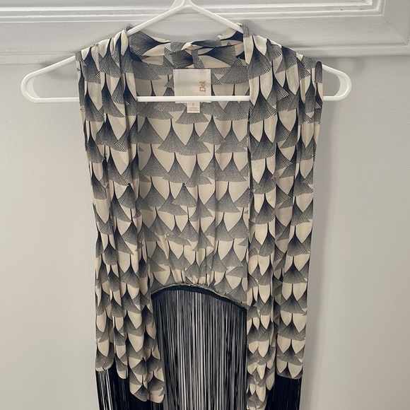 Line & Dot fringe vest - Picture 5 of 7